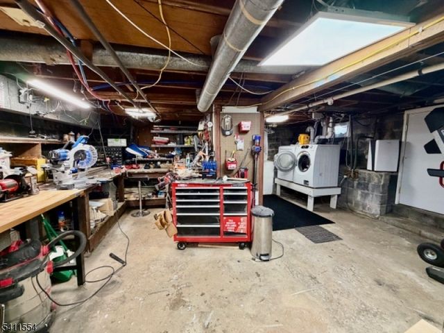 1 Beaver Ter, Jefferson Twp., NJ 07885