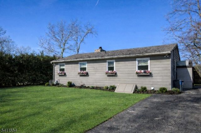 1 Beaver Ter, Jefferson Twp., NJ 07885