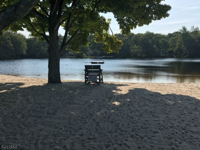 1 Beaver Ter, Jefferson Twp., NJ 07885