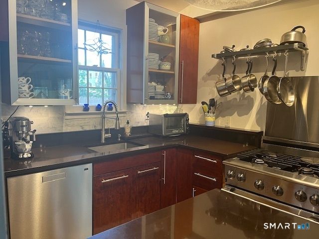 7 Lincoln Street, Westport, CT 06880