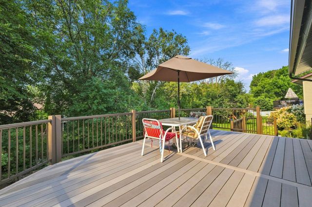6649 Buckingham Road, Woodbury, MN 55125