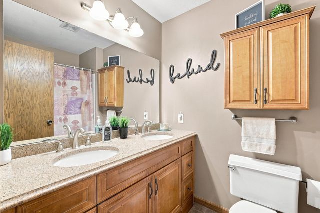 6649 Buckingham Road, Woodbury, MN 55125