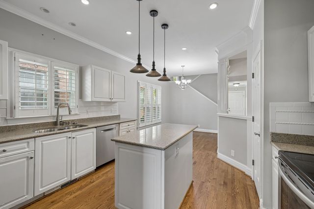 230 Harding Pl, Nashville, TN 37205