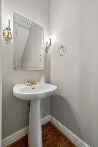 230 Harding Pl, Nashville, TN 37205