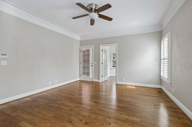 230 Harding Pl, Nashville, TN 37205