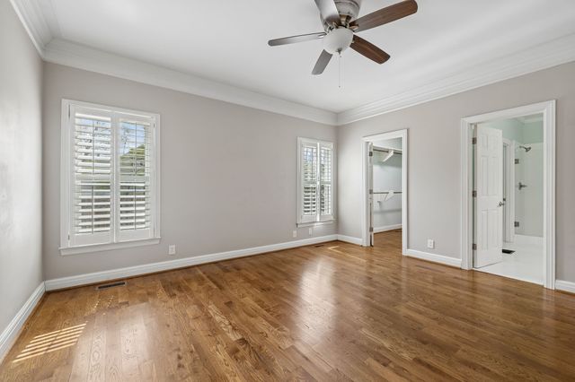 230 Harding Pl, Nashville, TN 37205