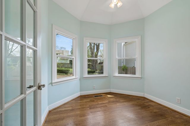 230 Harding Pl, Nashville, TN 37205