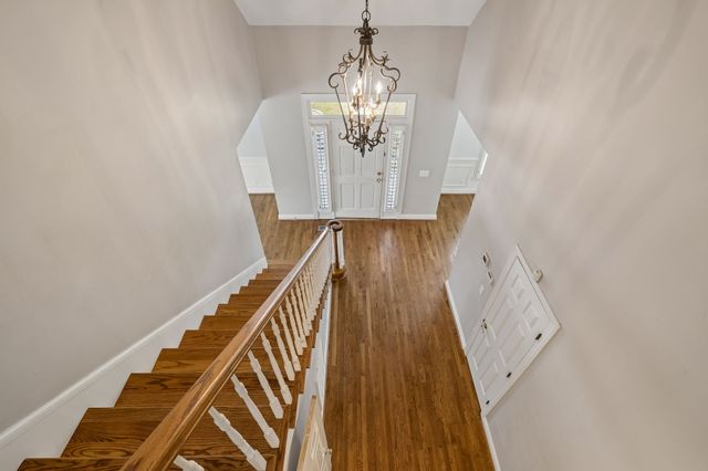 230 Harding Pl, Nashville, TN 37205