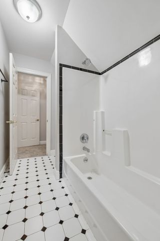 230 Harding Pl, Nashville, TN 37205