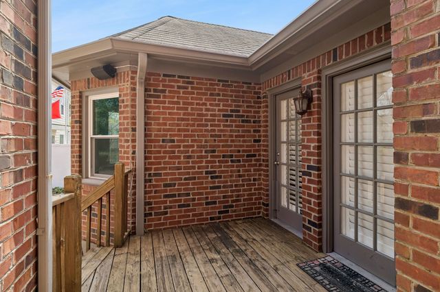 230 Harding Pl, Nashville, TN 37205