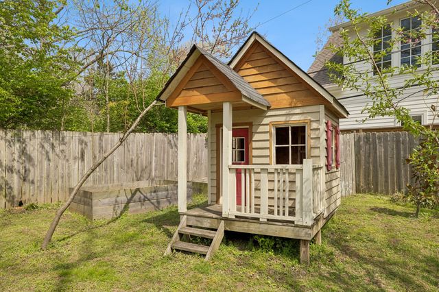 230 Harding Pl, Nashville, TN 37205