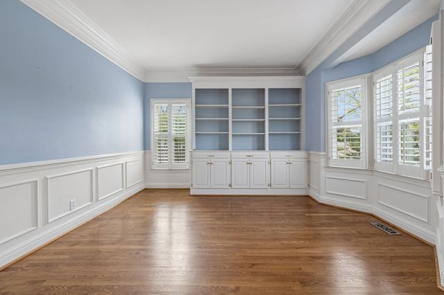 230 Harding Pl, Nashville, TN 37205