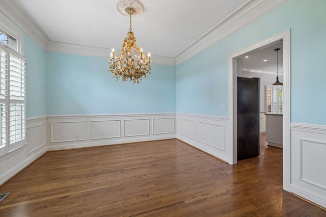 230 Harding Pl, Nashville, TN 37205