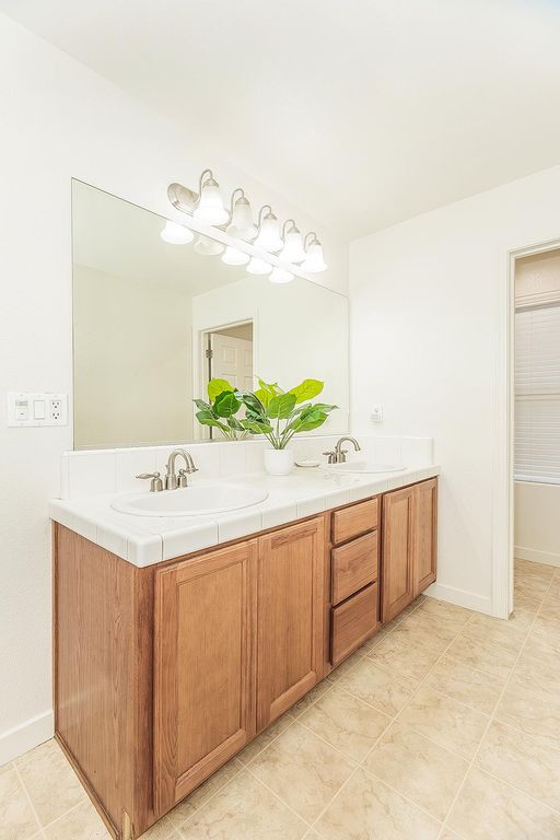 Image 23 of property listing at 1146 W Walter Avenue # 50, Fowler, CA 93625