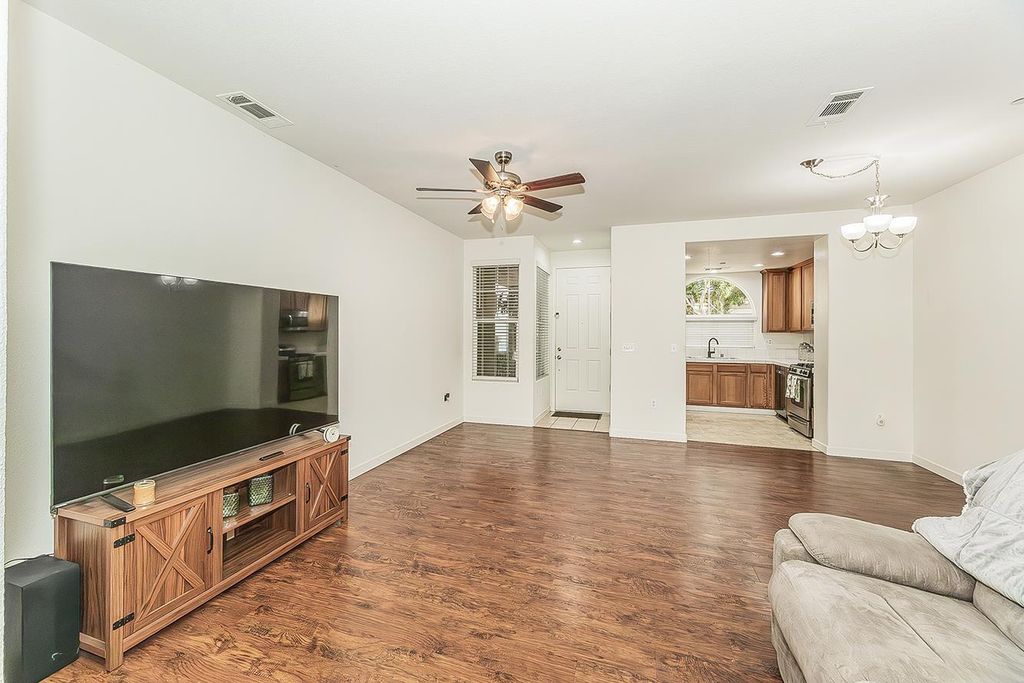 Image 4 of property listing at 1146 W Walter Avenue # 50, Fowler, CA 93625