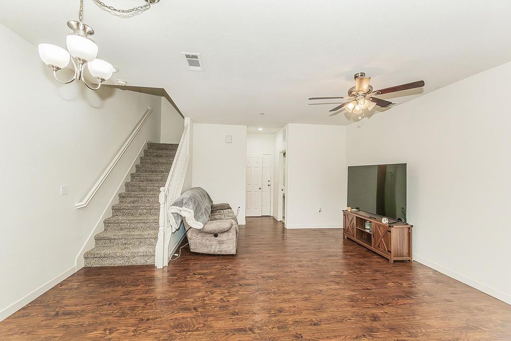 Image 6 of property listing at 1146 W Walter Avenue # 50, Fowler, CA 93625