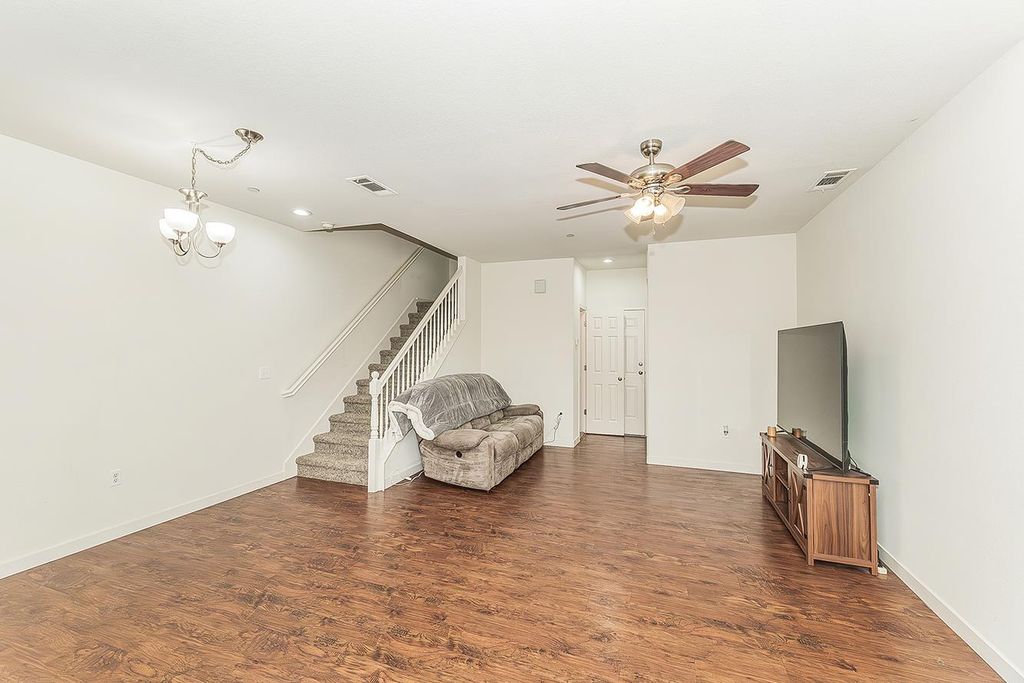 Image 7 of property listing at 1146 W Walter Avenue # 50, Fowler, CA 93625