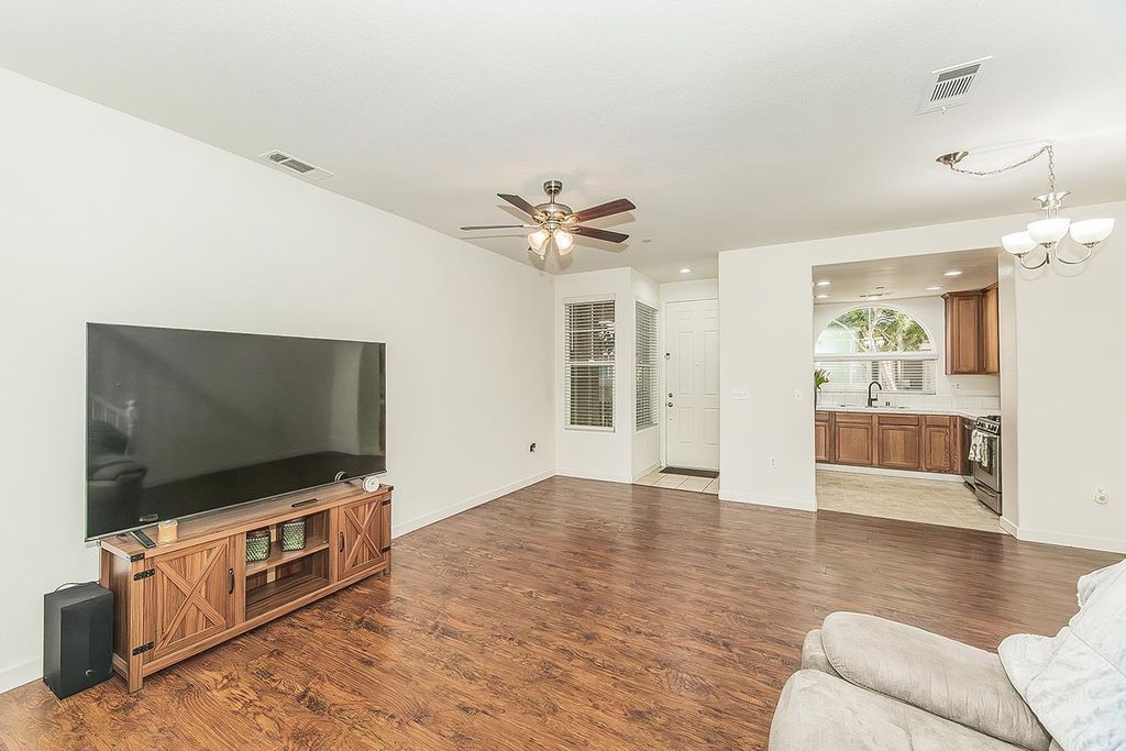 Image 8 of property listing at 1146 W Walter Avenue # 50, Fowler, CA 93625