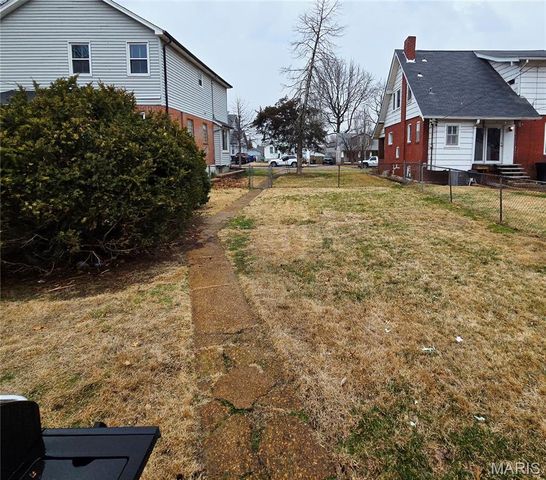 6822 Hancock Avenue, St Louis, MO 63139