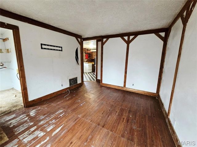 6822 Hancock Avenue, St Louis, MO 63139