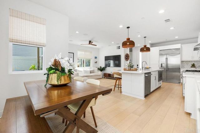 10601 Senua Court, San Diego, CA 92126