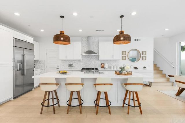 10601 Senua Court, San Diego, CA 92126