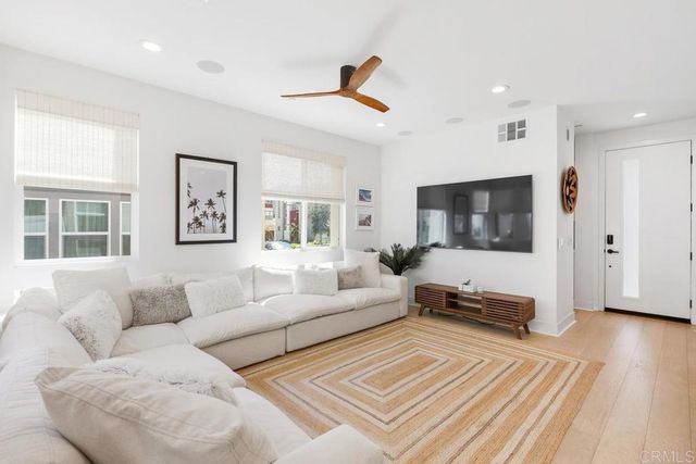 10601 Senua Court, San Diego, CA 92126