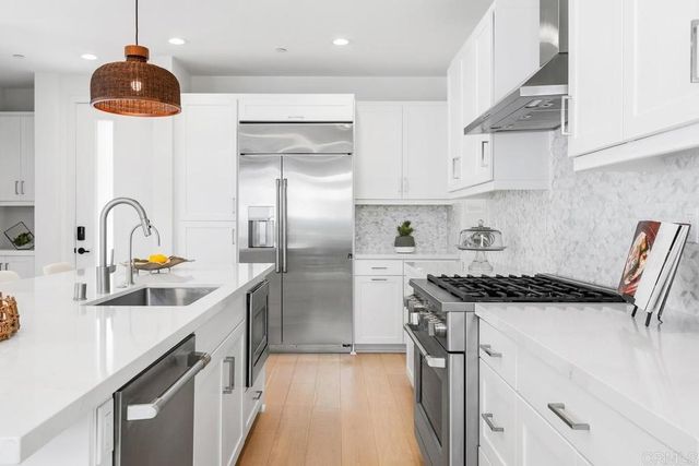 10601 Senua Court, San Diego, CA 92126