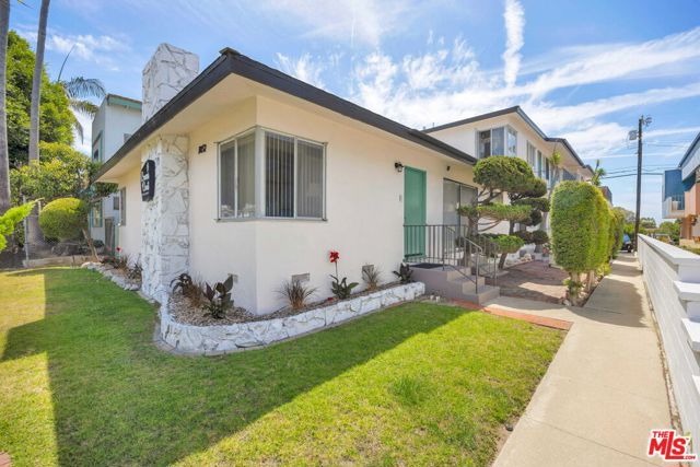 7832 W Manchester Avenue, Playa Del Rey (los Angeles), CA 90293