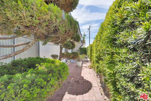 7832 W Manchester Avenue, Playa Del Rey (los Angeles), CA 90293