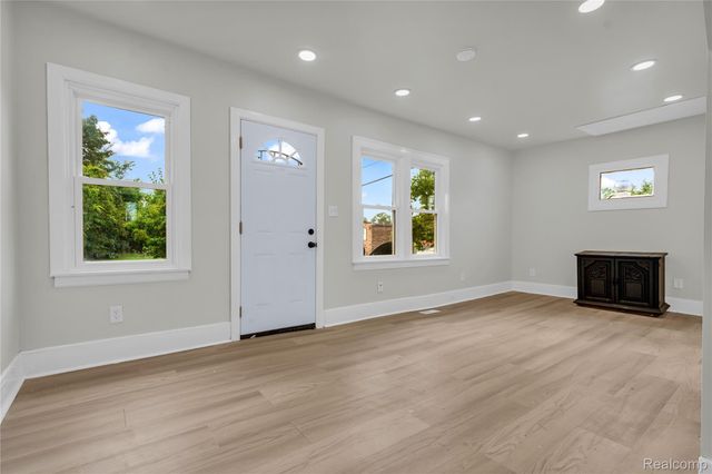 15158 Dacosta Street, Detroit, MI 48223