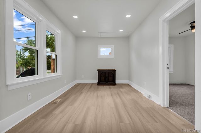 15158 Dacosta Street, Detroit, MI 48223