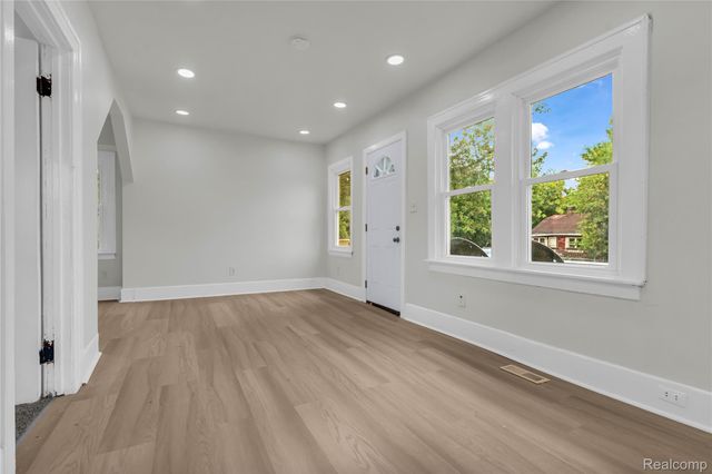 15158 Dacosta Street, Detroit, MI 48223