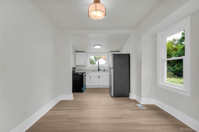 15158 Dacosta Street, Detroit, MI 48223