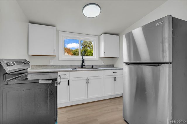 15158 Dacosta Street, Detroit, MI 48223