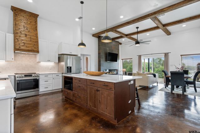 10916 Crestview lane, Frankston, TX 75763