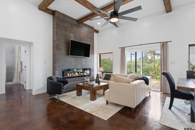 10916 Crestview lane, Frankston, TX 75763