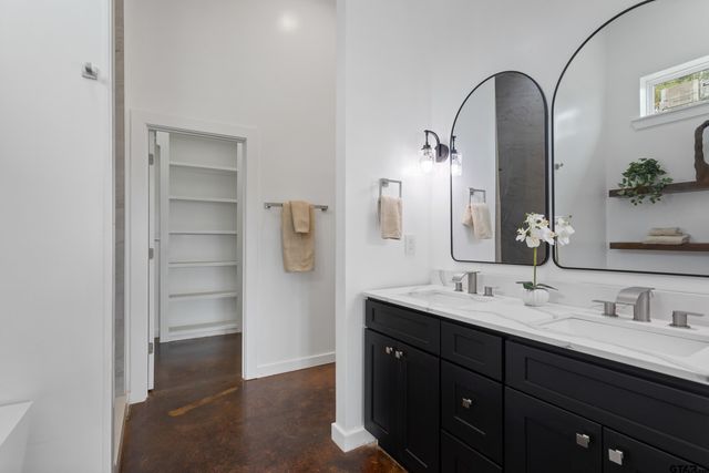 10916 Crestview lane, Frankston, TX 75763