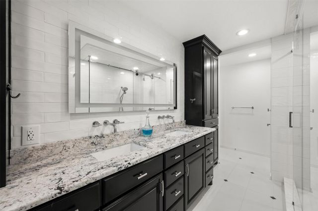 13666 Peyton Drive, Dallas, TX 75240