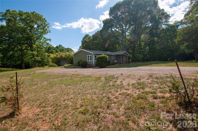 151 Scotsman Drive, Troutman, NC 28166