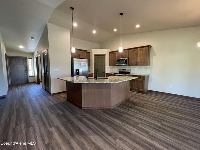 670 E Valley ST S, Oldtown, ID 83822
