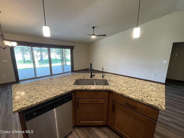 670 E Valley ST S, Oldtown, ID 83822