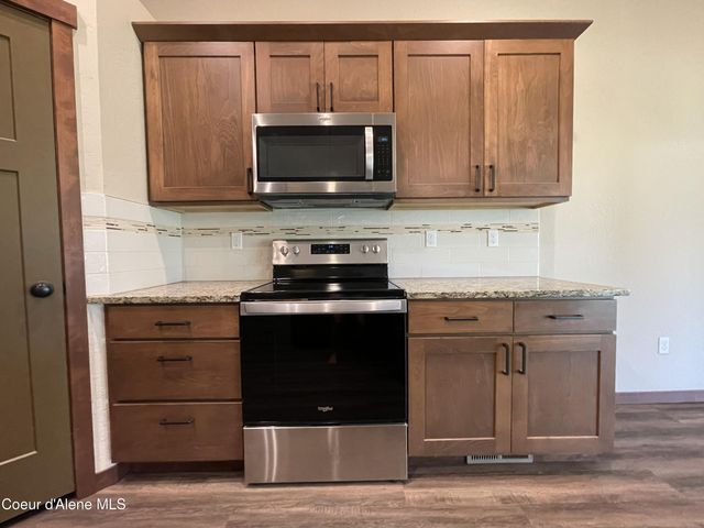 670 E Valley ST S, Oldtown, ID 83822