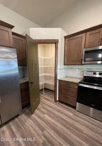 670 E Valley ST S, Oldtown, ID 83822