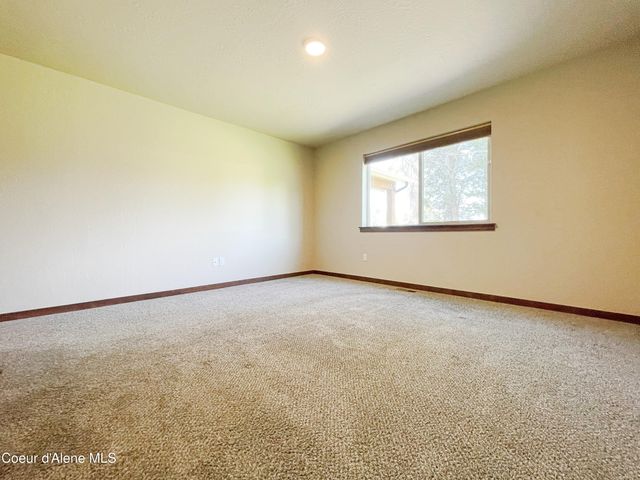 670 E Valley ST S, Oldtown, ID 83822