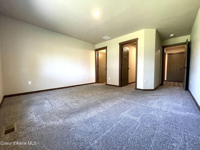 670 E Valley ST S, Oldtown, ID 83822