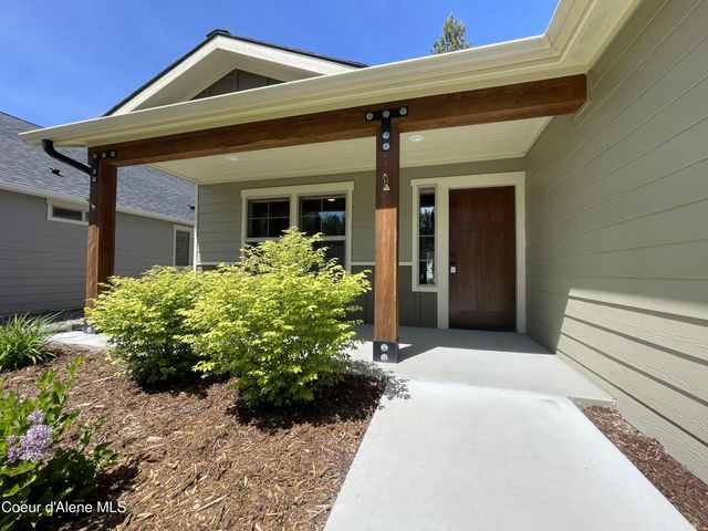 670 E Valley ST S, Oldtown, ID 83822