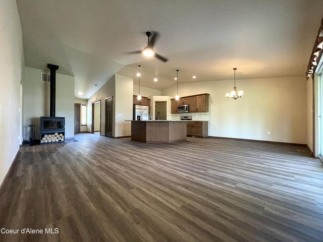 670 E Valley ST S, Oldtown, ID 83822