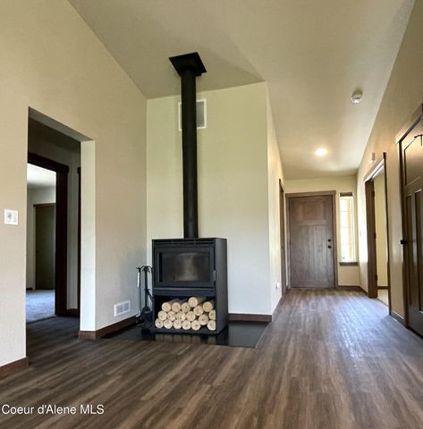 670 E Valley ST S, Oldtown, ID 83822