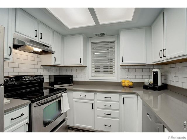 2802 Sundown Lane 210, Boulder, CO 80303